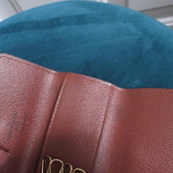 LOUIS VUITTON  Monogram 4 Key Multiples Holder - Picture 7 of 14